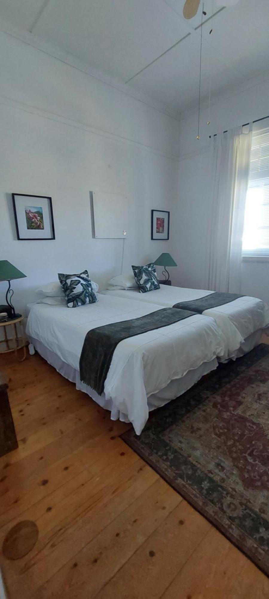 Harry'S Place Guesthouse Kamieskroon Bagian luar foto